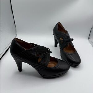 Clarks Indigo Black Buckle Pumps Women’s Sz 5M